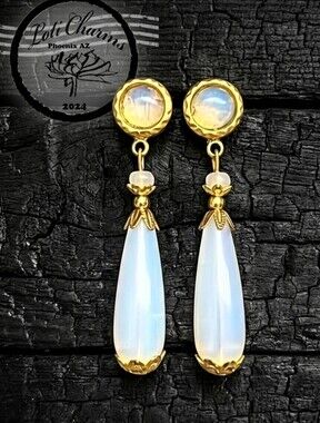 Large White Opaline Stunning  Earrings In Gold Plated